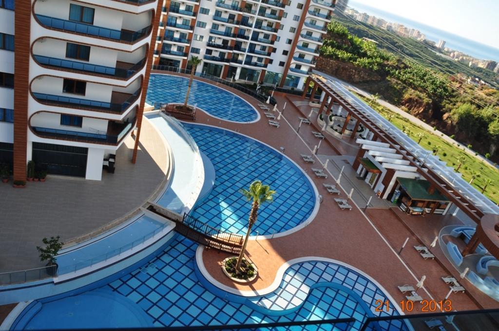 Apartment Family In Azura Park