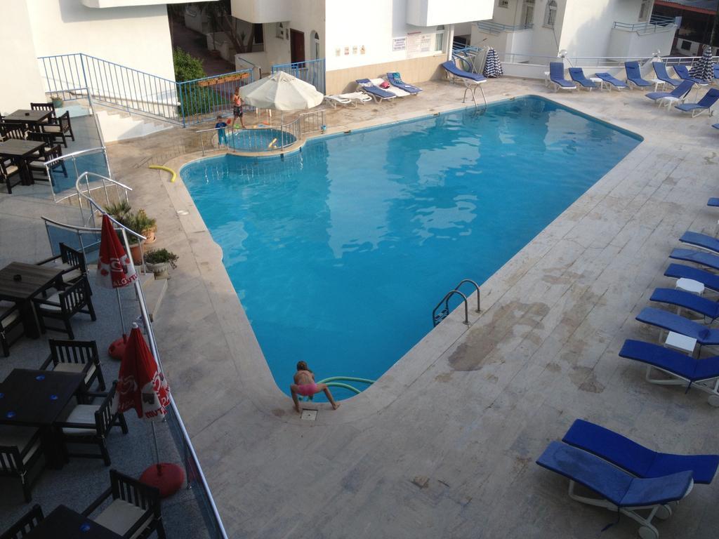 Ponz Hotel