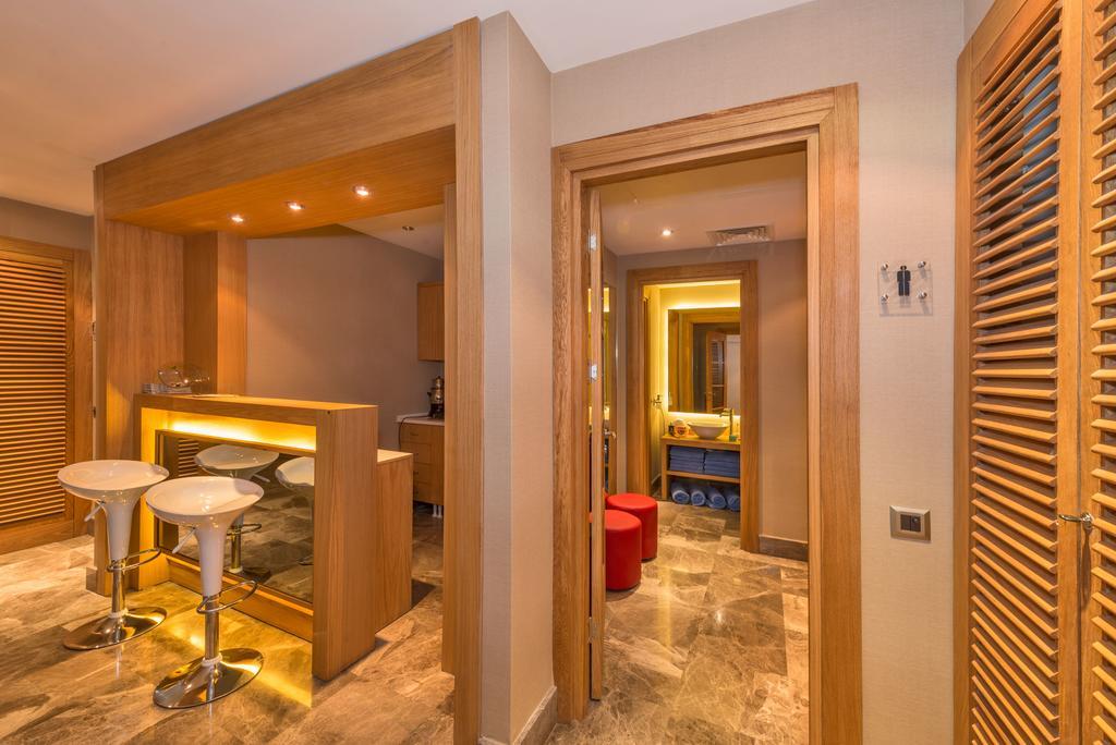Hotel Dora 4*