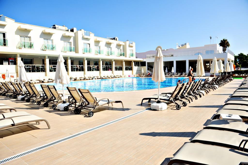 Resort Dream Family Club Side
