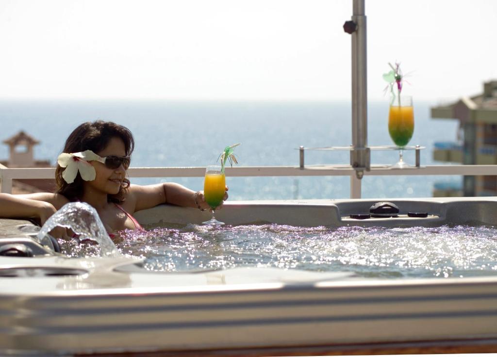 Dolphin Family Hotel Aparthotel