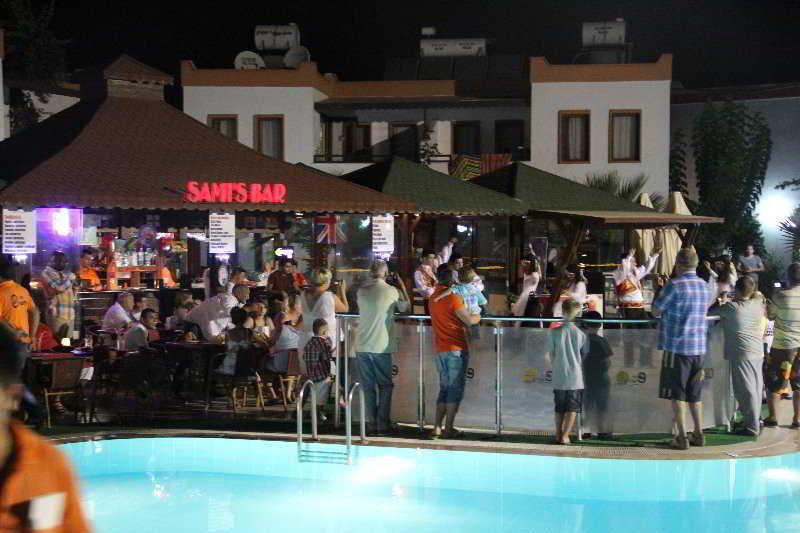 Hotel Club Cherry & Family 2*