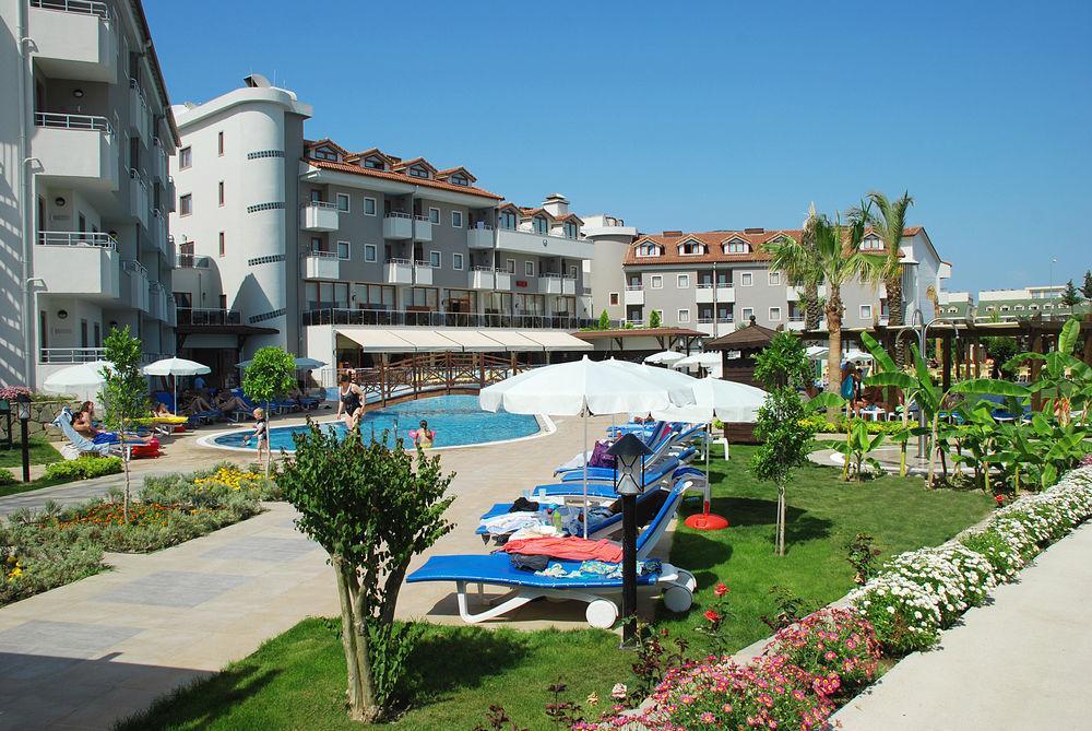 Monachus & Resort 4*