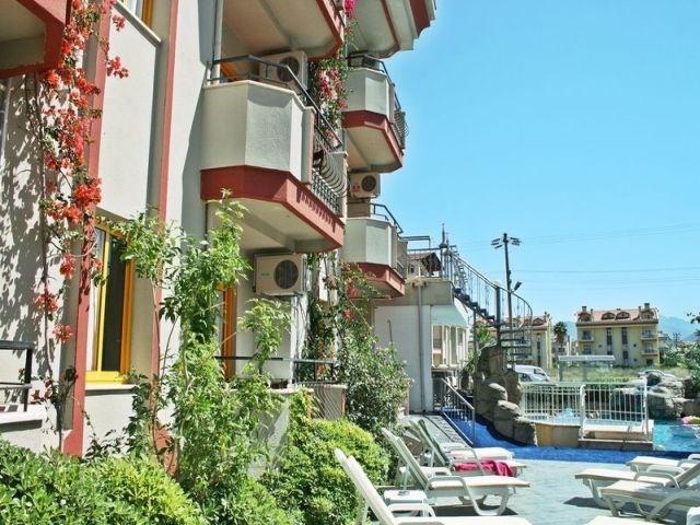 Club Dante Hotel