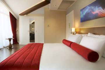Veyron & Hotel 4*