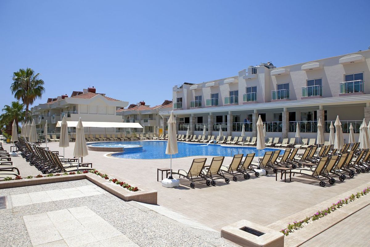 Dream Family Club Resort Side