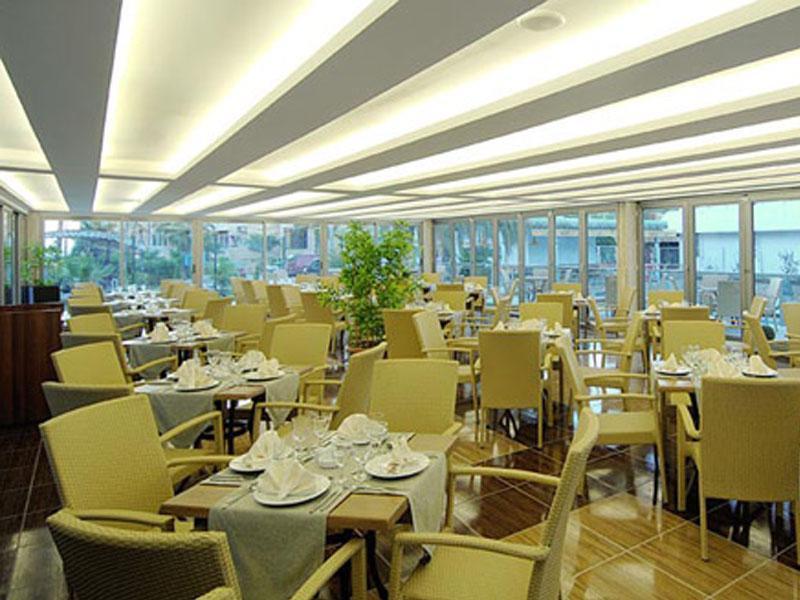 Hotel Ambassador Plaza 4*
