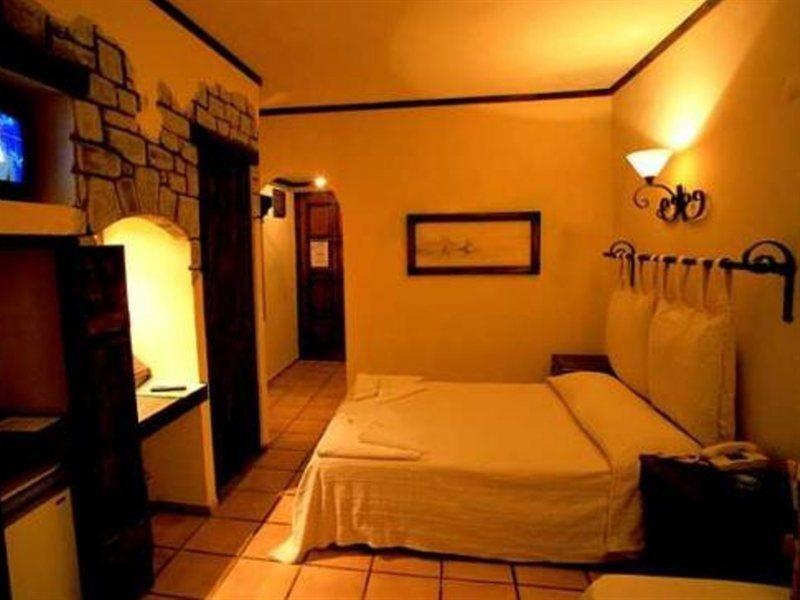 Hotel Flora 3*