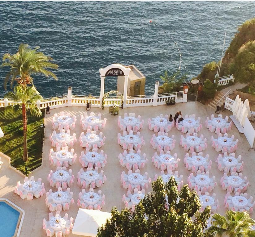 Hotel Adonis