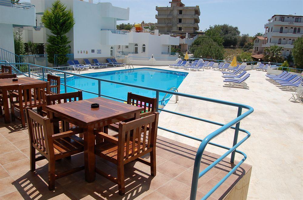 Ponz Hotel