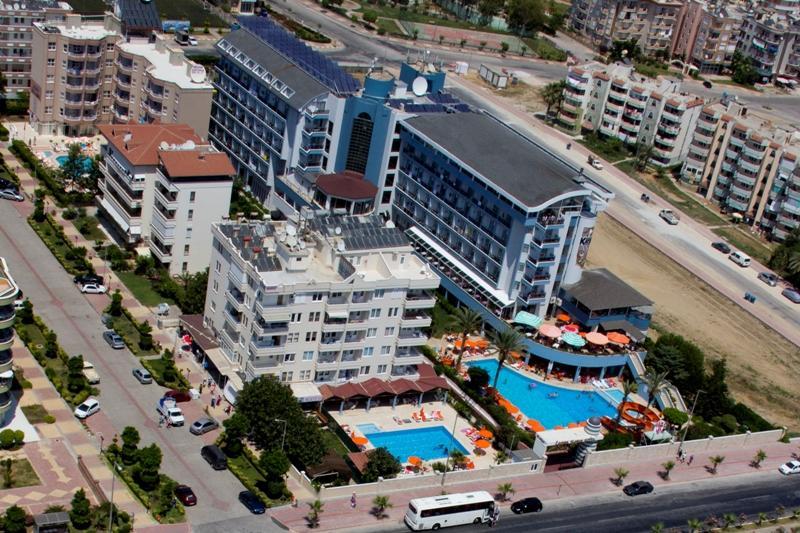 Aparthotel Dolphin Family Hotel 3*