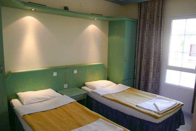 Highlife Aparthotel 3*