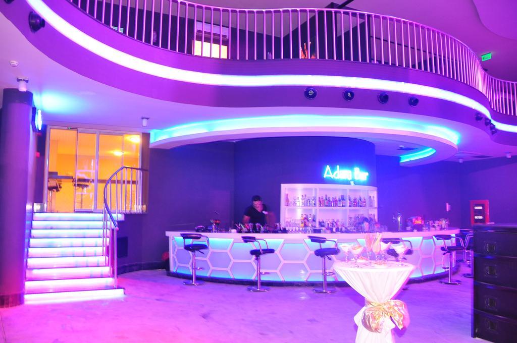 Hotel Holiday City 4*