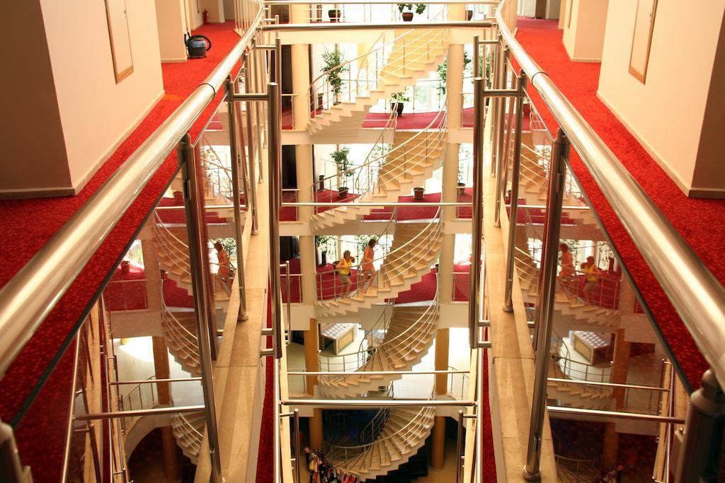 Hotel Lims Bona Dea 4*