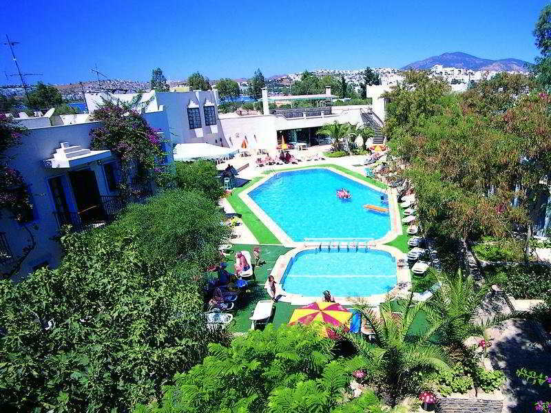Flora Hotel 3*