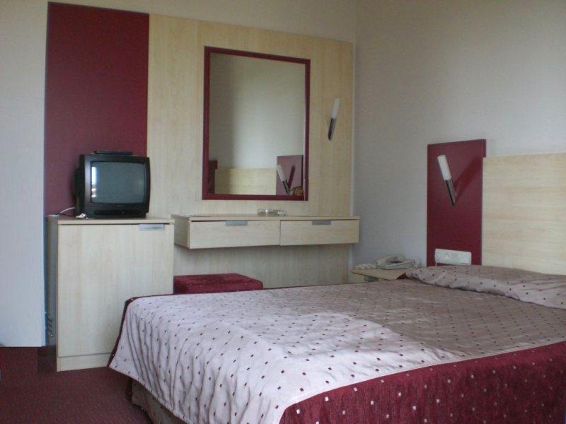 Hotel Carna Garden Side