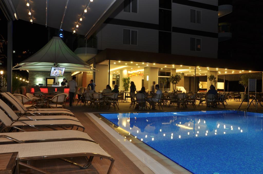 Vega Aparthotel