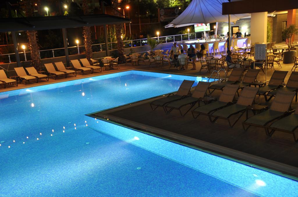 Aparthotel Vega 4*