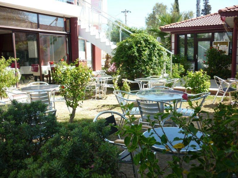 Carna Garden Side