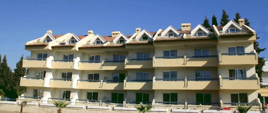 Highlife Aparthotel