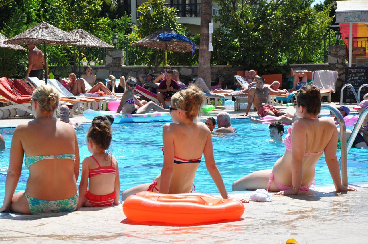 Club Turquoise