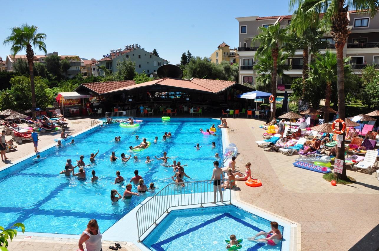Club Turquoise Aparthotel 3*