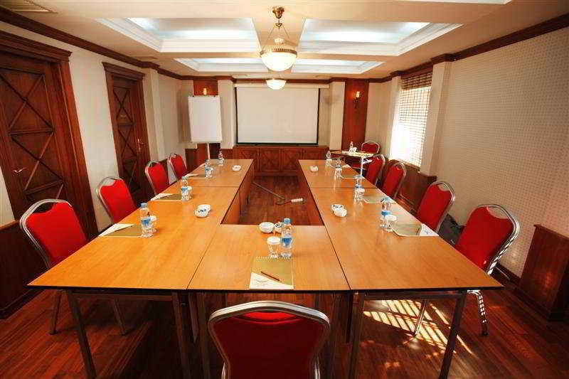 Occidental Taksim 4*