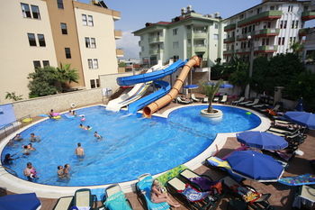 Hotel Almera Park 3*