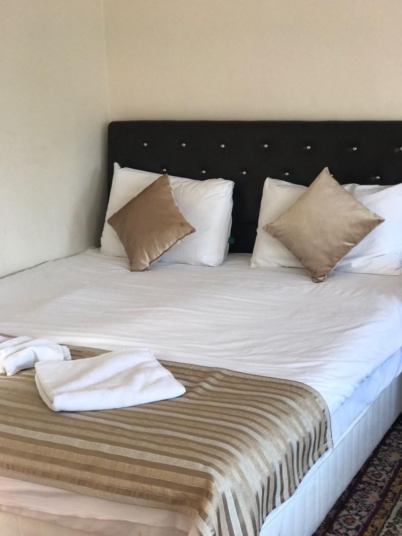 Hotel Qonaq 4*
