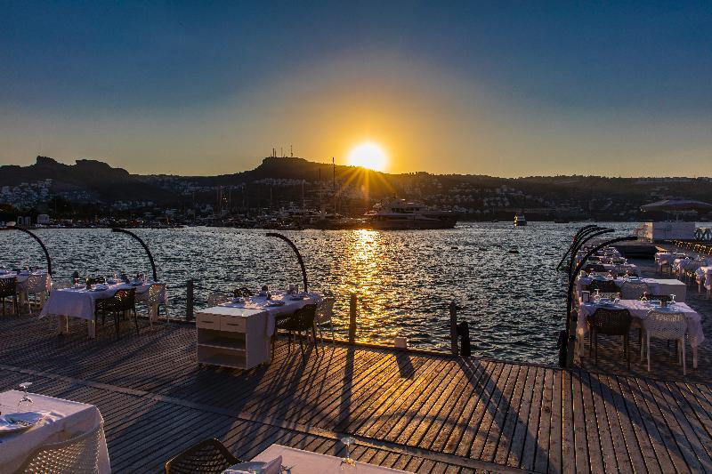 Hotel Bella & 4*