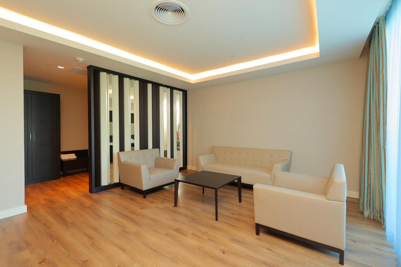Sueno Deluxe Hotel