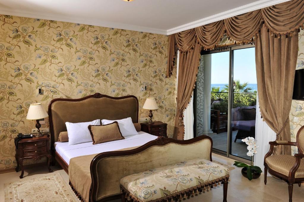 Augusto Boutique & 4*