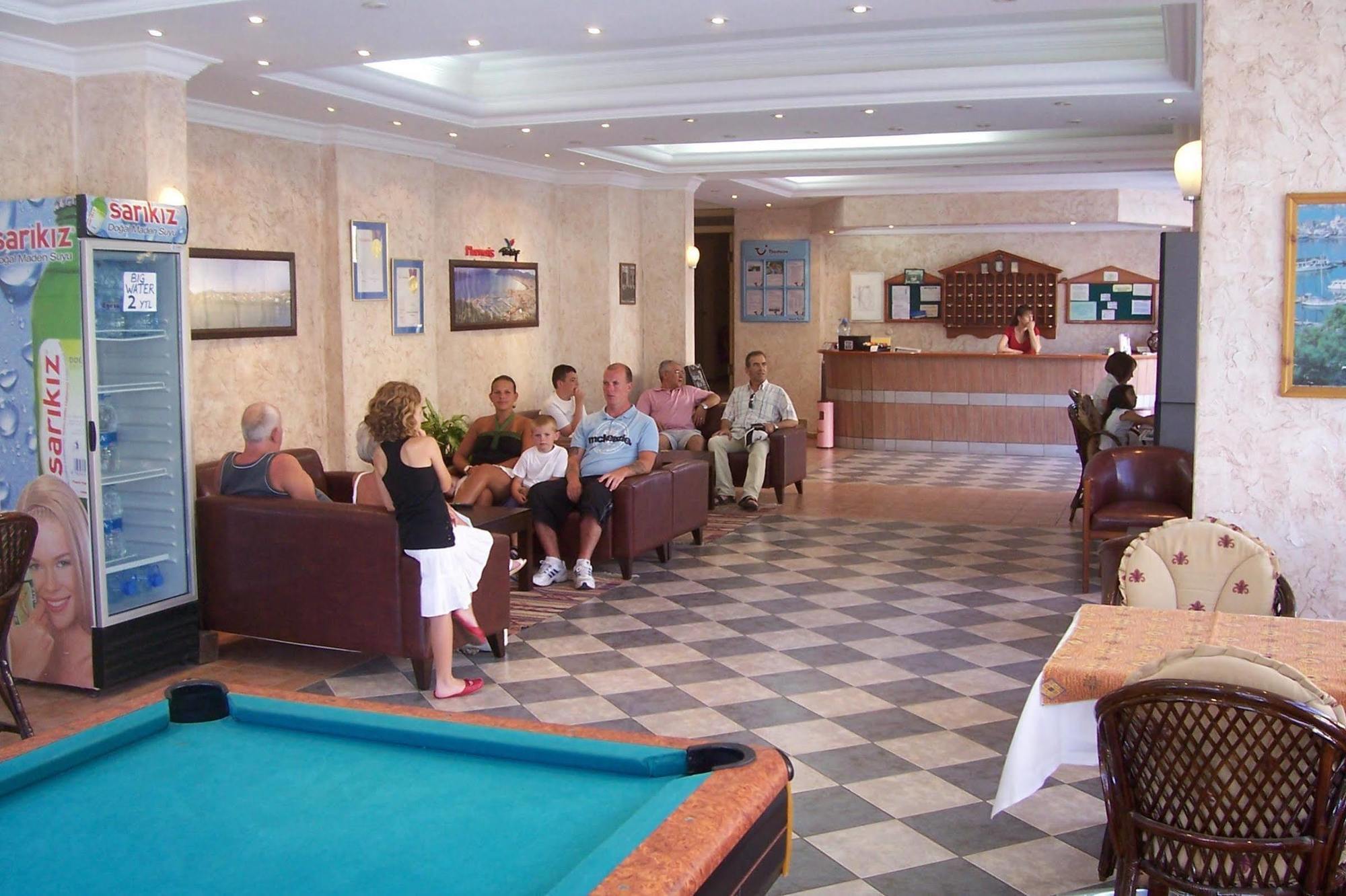 Club Sunsmile Aparthotel 3*