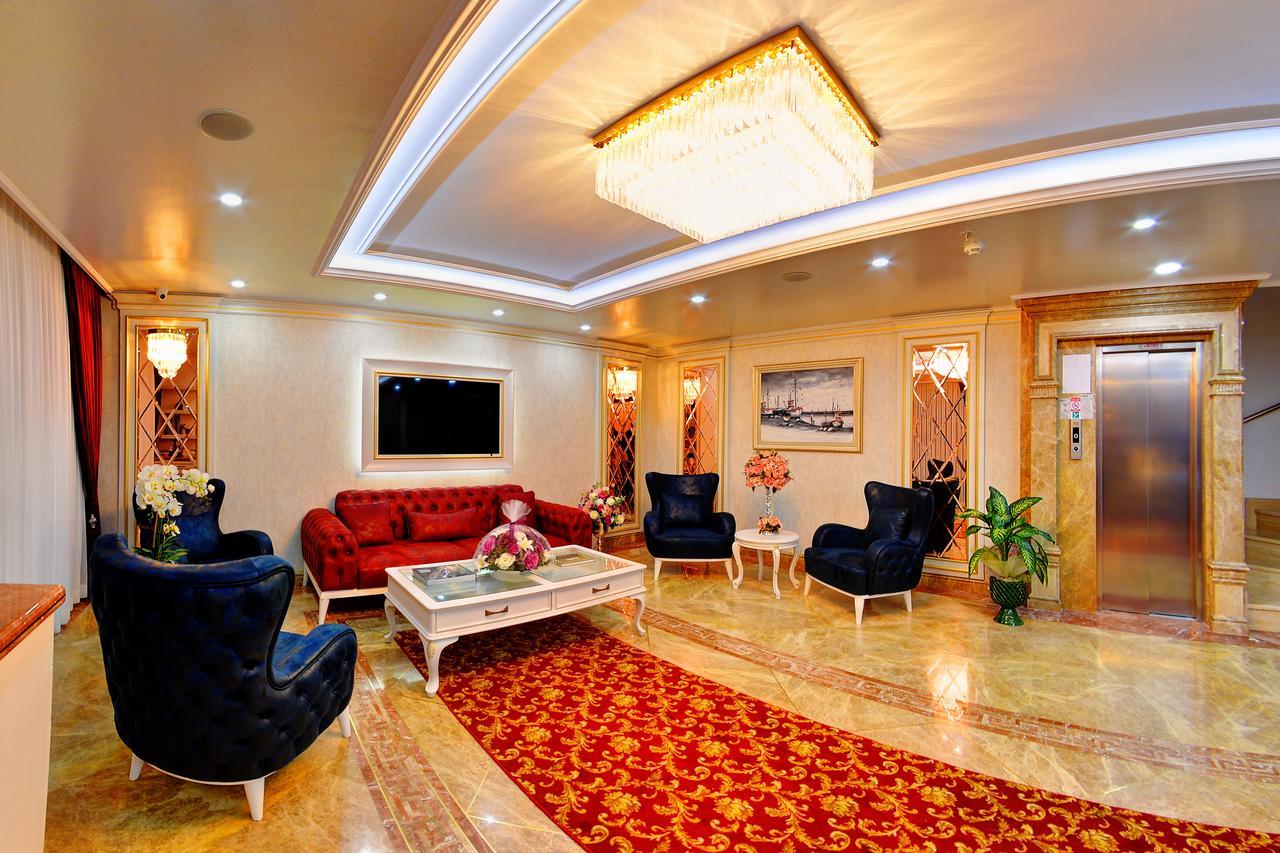 Novelty Hotel