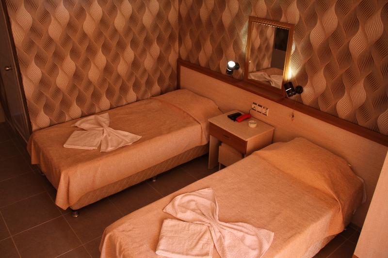 Saturn Hotel 3*
