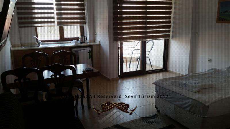 Ceren Family Suit Side
