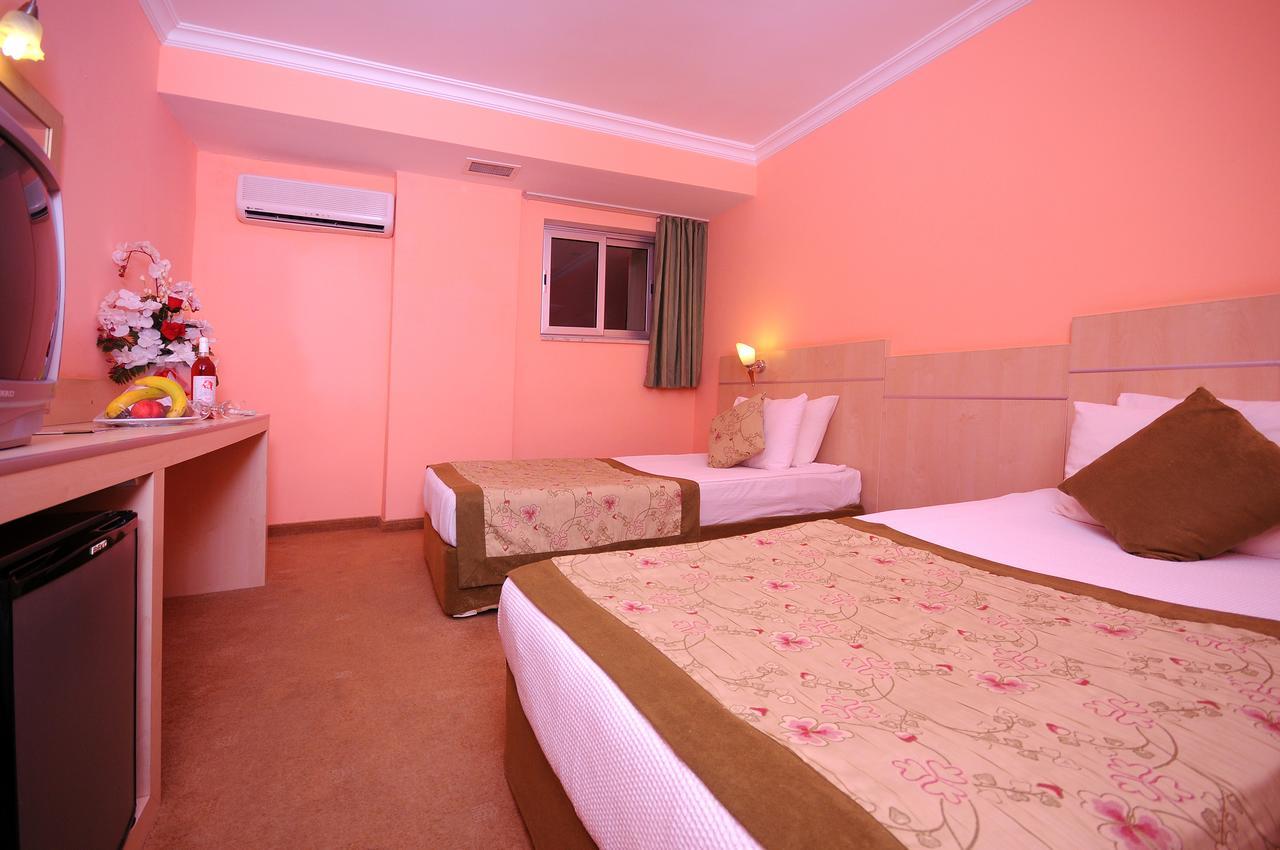 Hotel Town Side