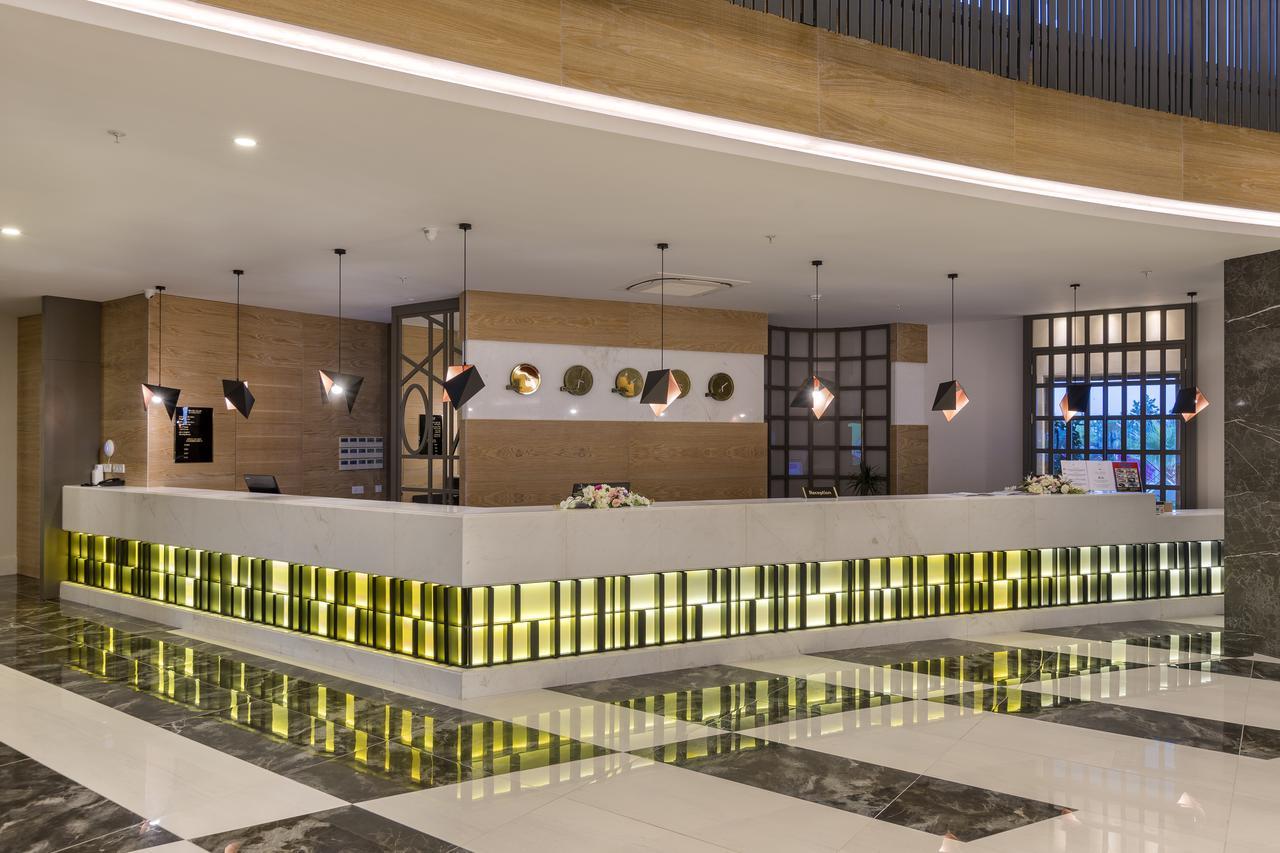 Hotel Crown Sunshine Ultra Side