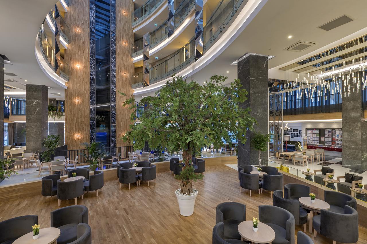 Hotel Crown Sunshine Ultra 5*