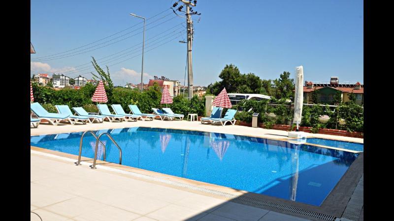 Ceren Family Suit Aparthotel 3*