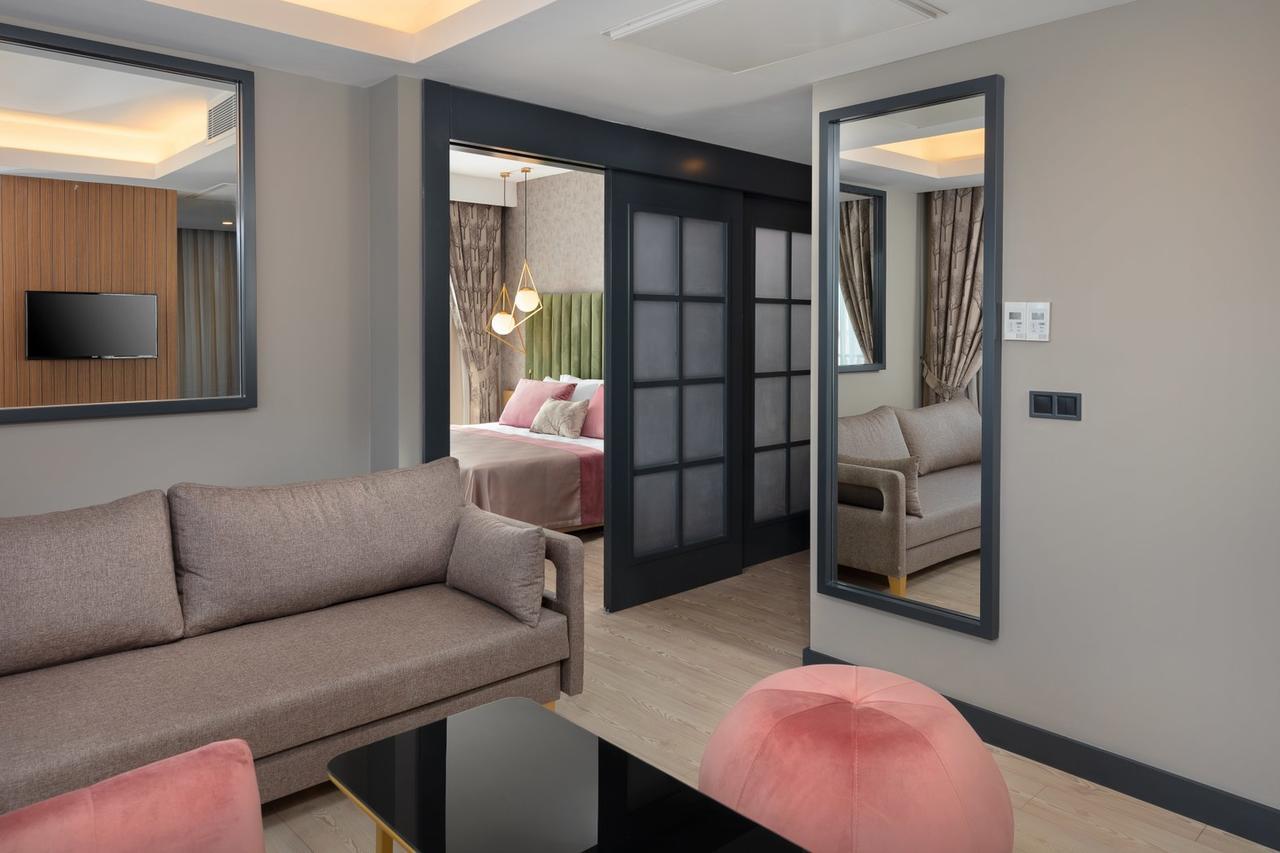 Hotel The Raga Ultra (adults Only)