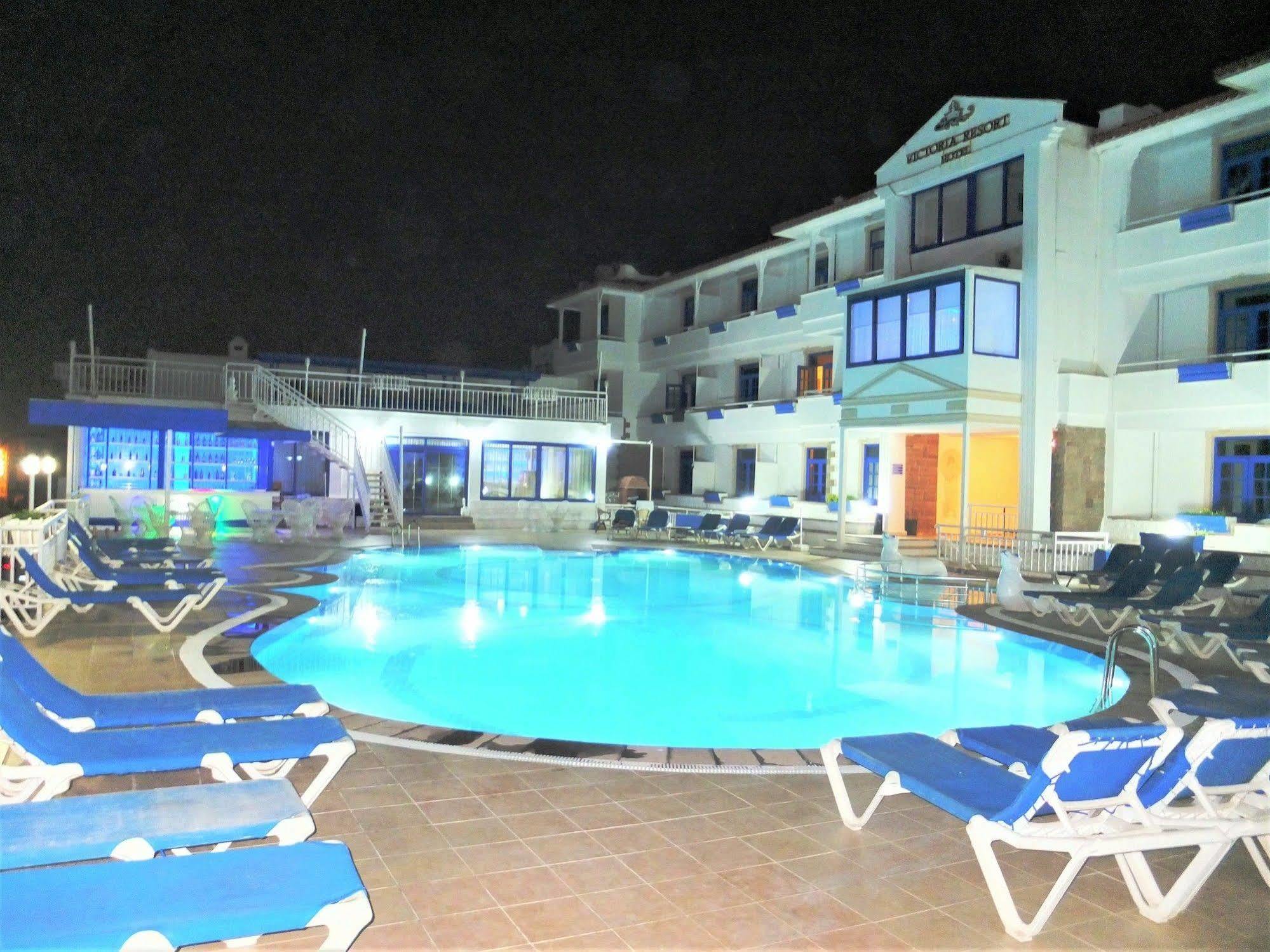 Hotel Victoria &