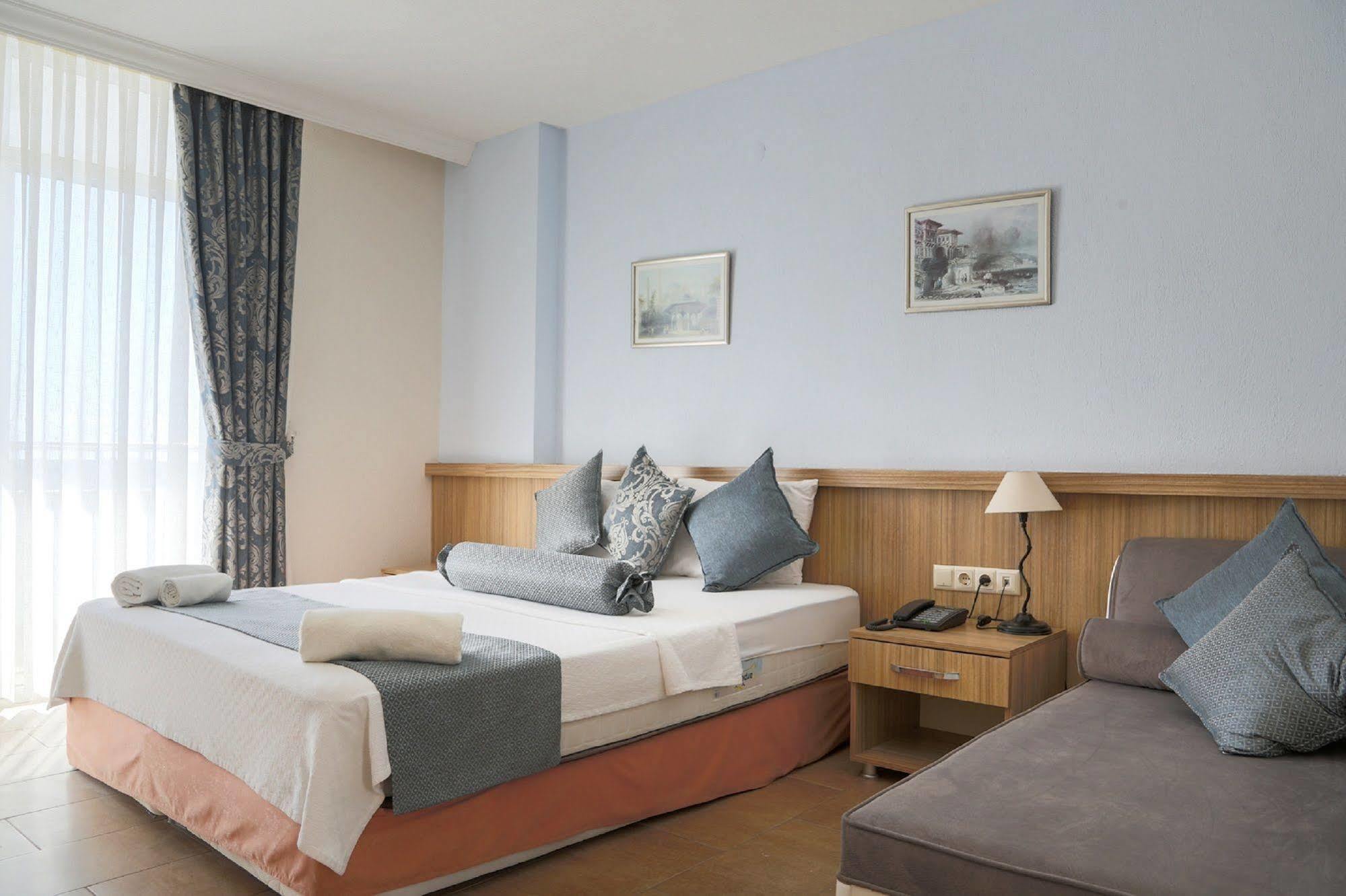 Ponz Hotel Hotel