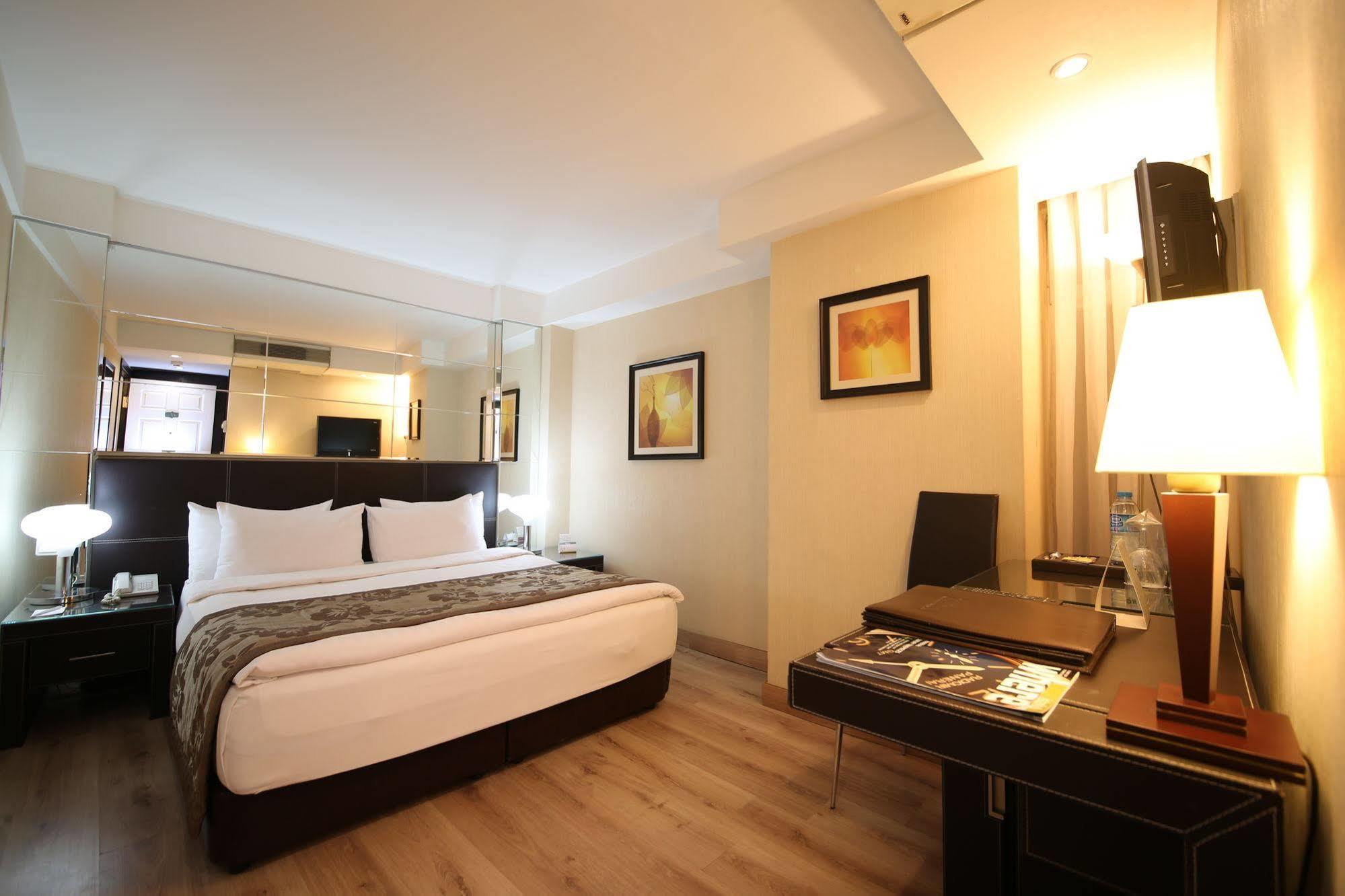Cartoon Hotel 4*