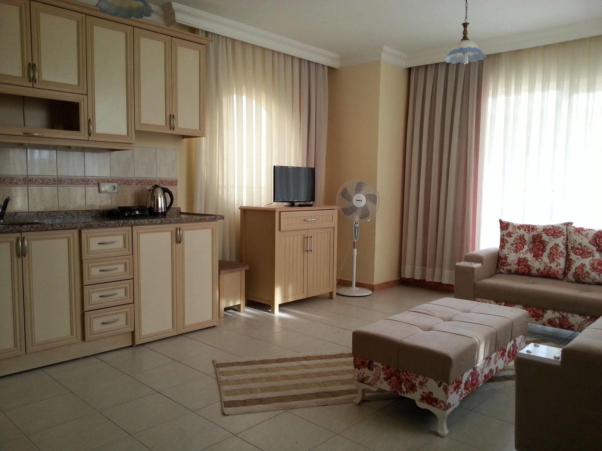 Summer Rose Hotel 3*