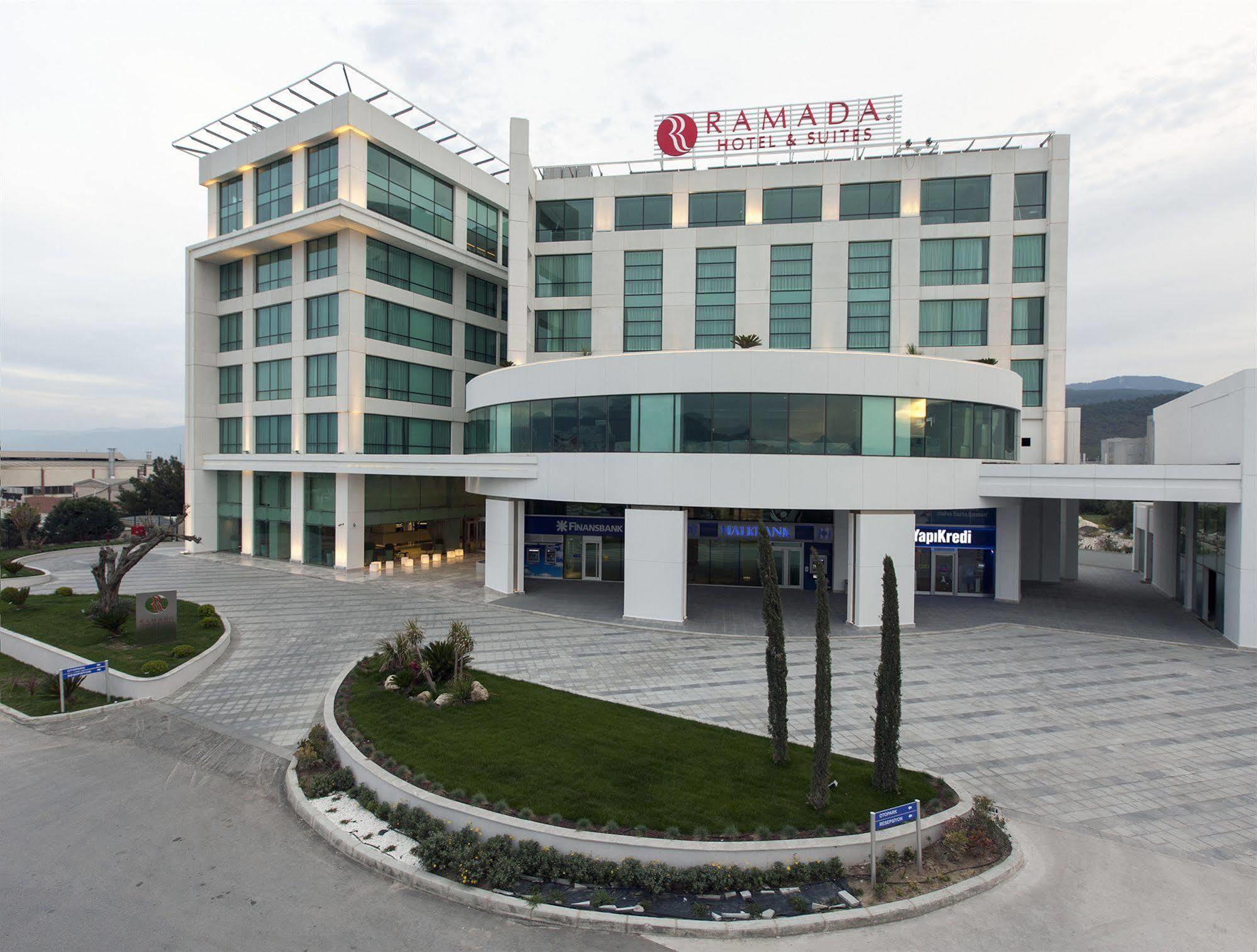 Ramada & By Wyndham Izmir 4*