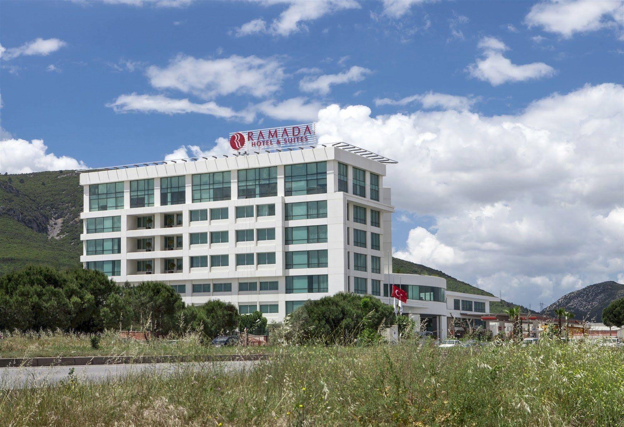 Ramada & By Wyndham Izmir Hotel Kemalpasa (Izmir)