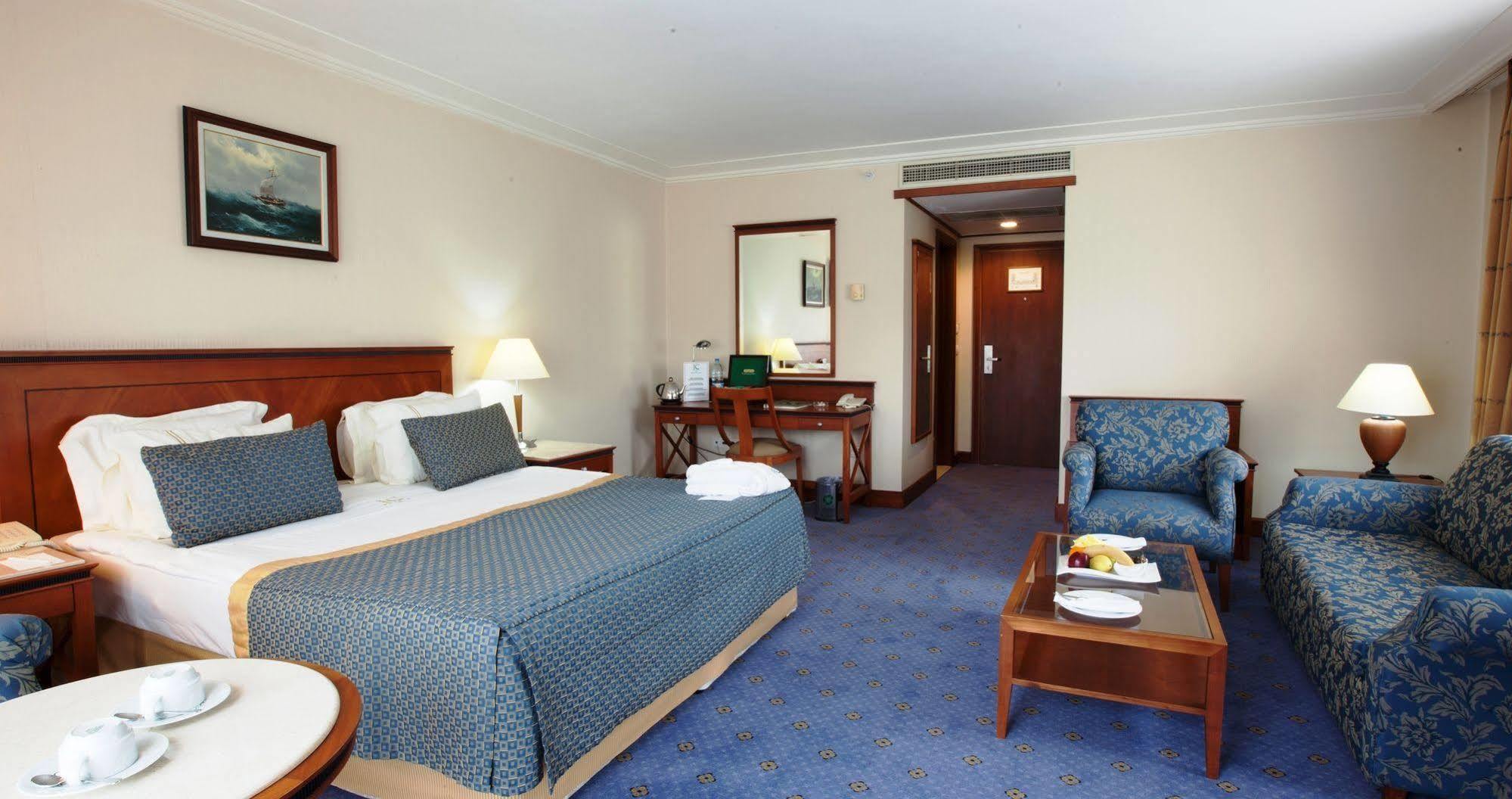 Ic Airport Hotel 4*