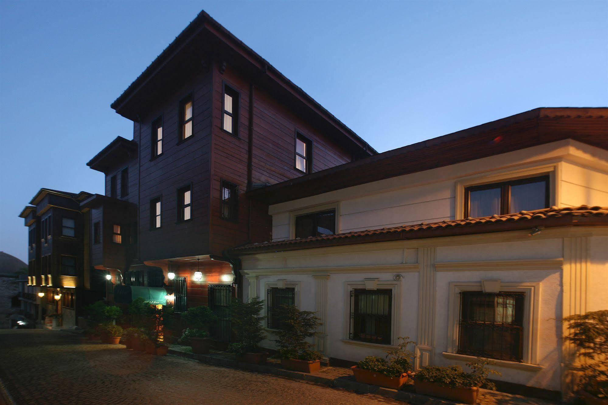 Garden House - Special Class Hotel