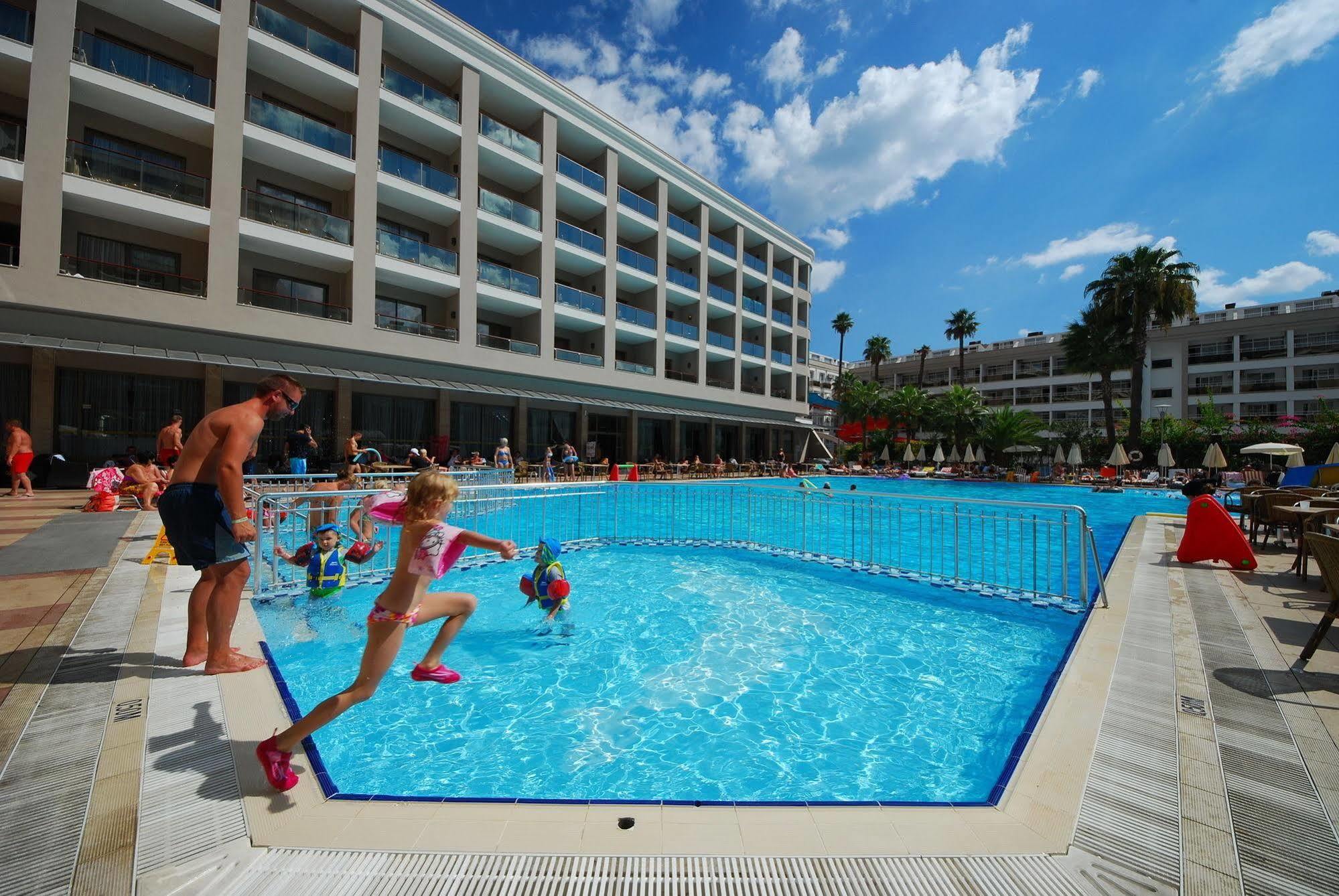 Hotel Pasa 4*